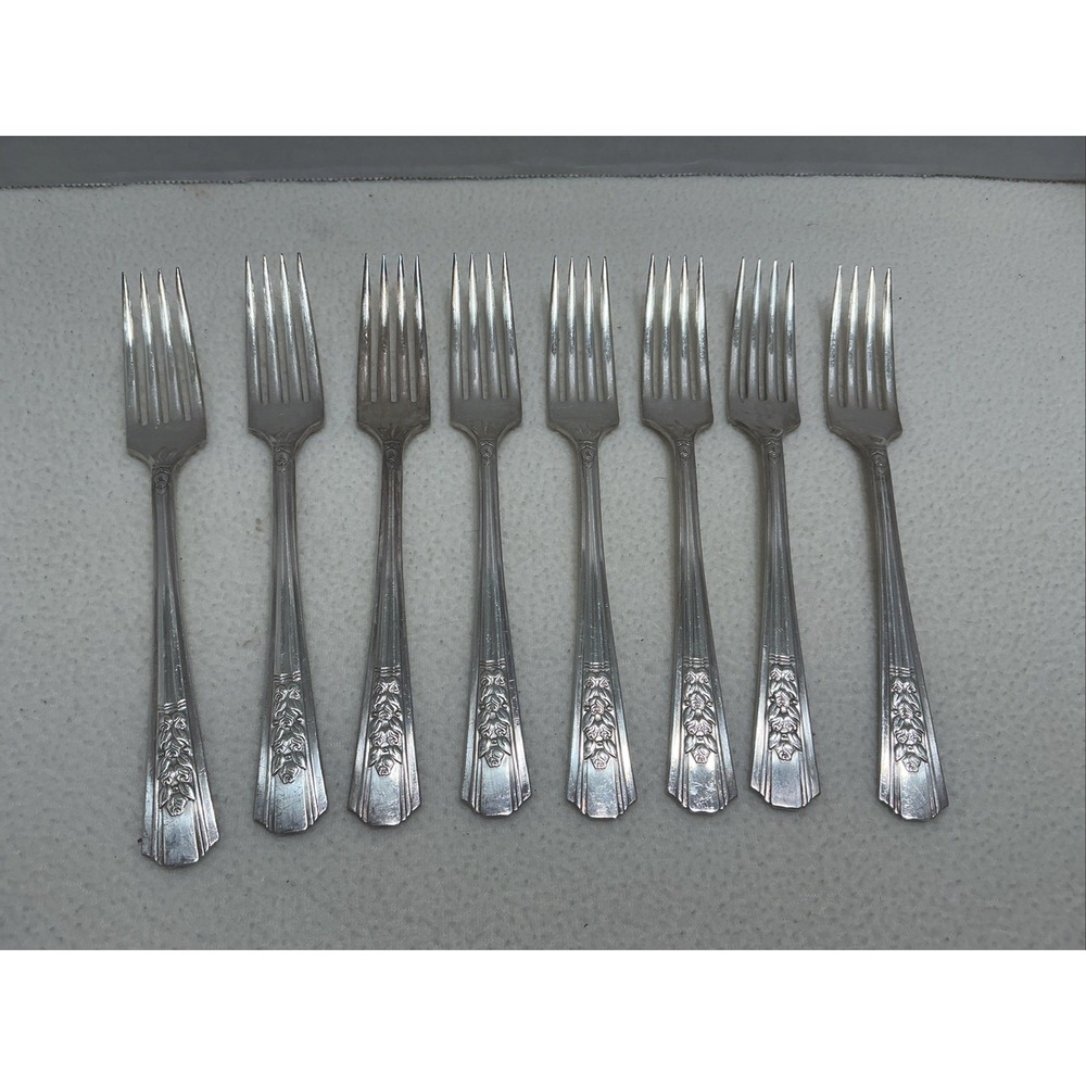 WM A. Rogers Oneida Rosalie 8 Dinner Forks silverplate